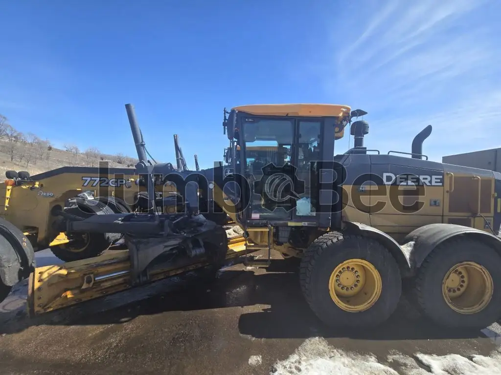 2018 John Deere 772G - Used, 1,627 Hours for Sale — photo 1 of 34