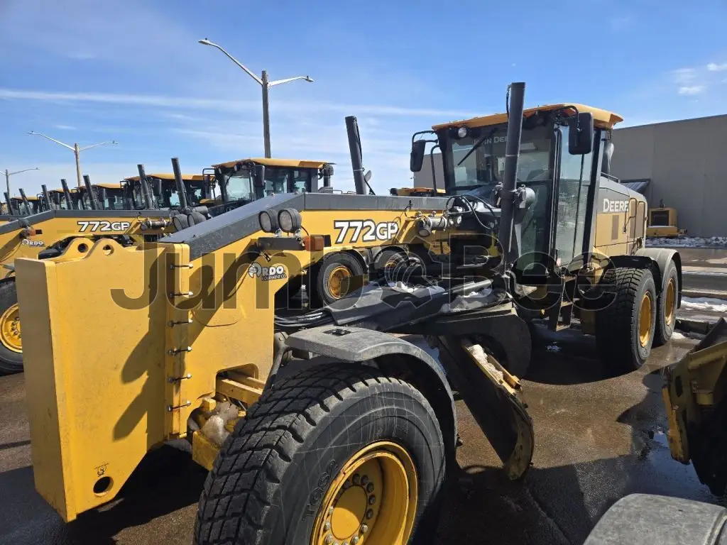 2018 John Deere 772G - Used, 1,971 Hours for Sale — photo 1 of 49