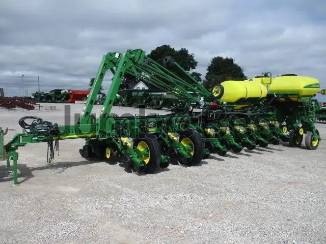 John Deere 1770NT 2013 - Usado en Venta — foto 1 de 112