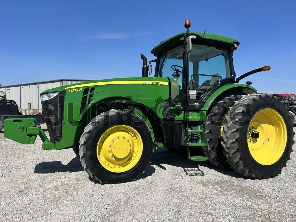 John Deere 8235R 2012 - Usado (Horas) en Venta — foto 1 de 68