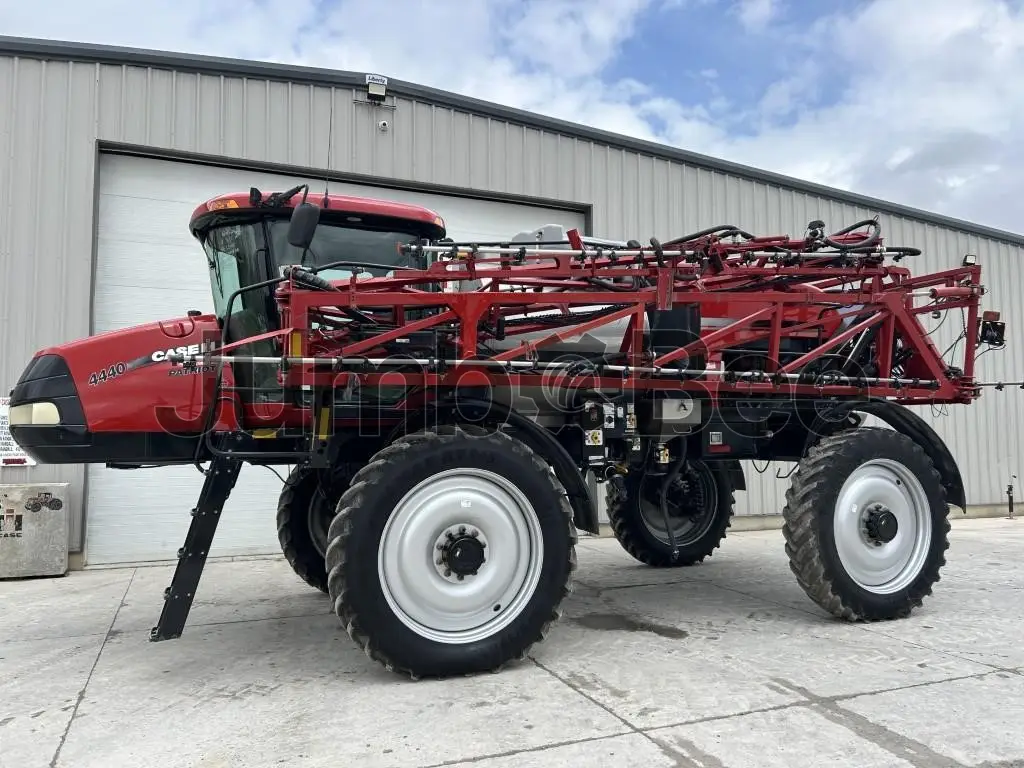 Case IH Patriot 4440 2015 - Usado en Venta — foto 1 de 99