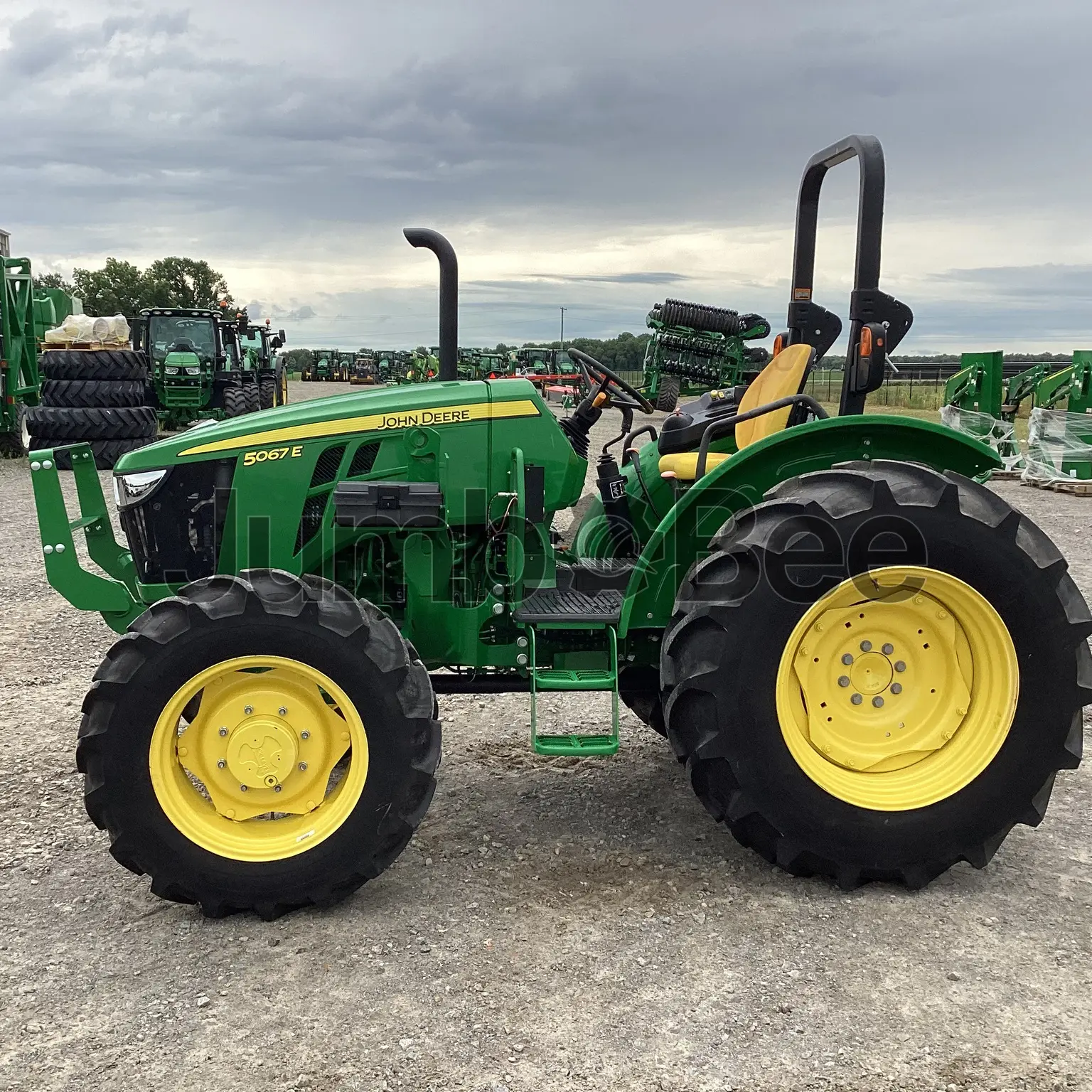 John Deere 5067E 2023 - Usado (710 Horas) en Venta — foto 1 de 18