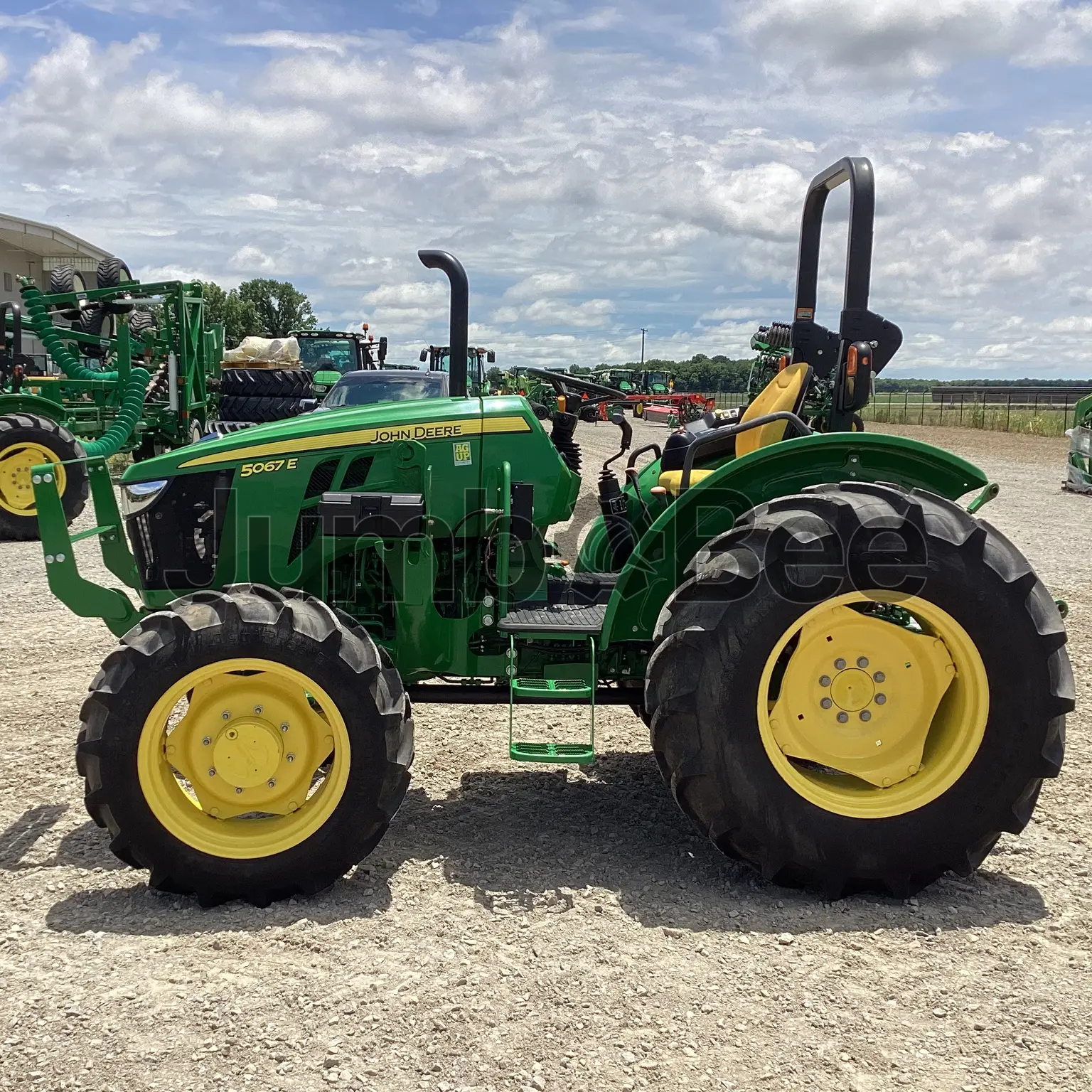 John Deere 5067E 2023 - Usado (664 Horas) en Venta — foto 1 de 21