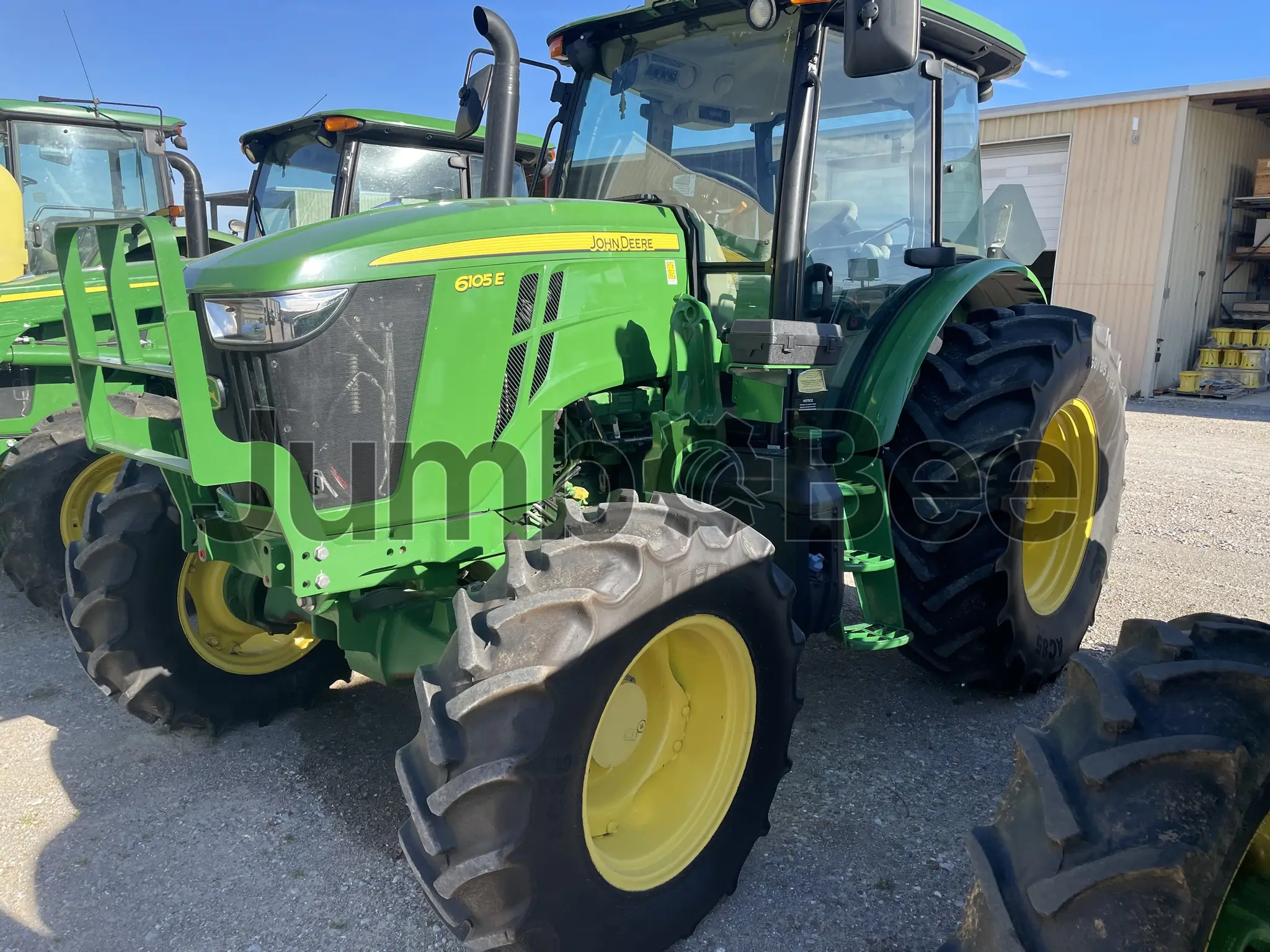 John Deere 6105E Cab 2023 - Usado (694 Horas) en Venta — foto 1 de 11