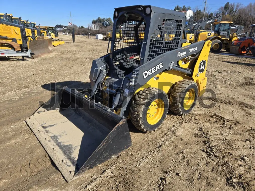 John Deere 316GR 2023 - Usado (180 Horas) en Venta — foto 1 de 25