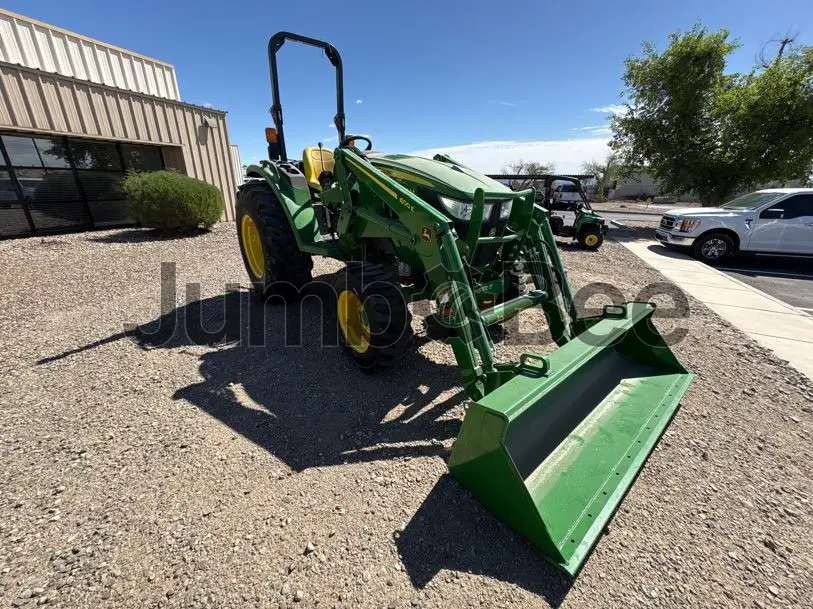 John Deere 4044M 2025 - Nuevo en Venta — foto 1 de 10
