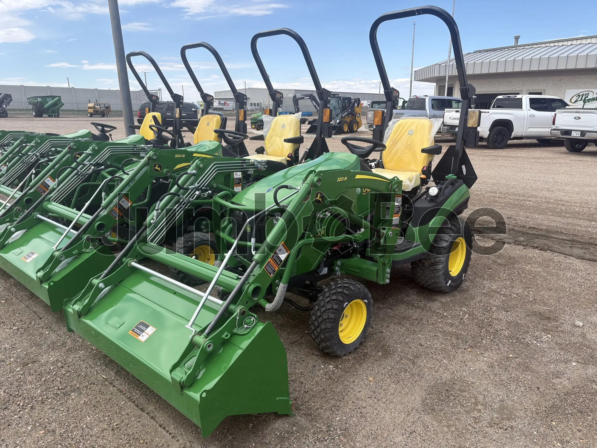John Deere 1025R 2024 - Nuevo en Venta — foto 1 de 8