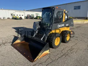 2018 John Deere 324E Skid Steer / CTL