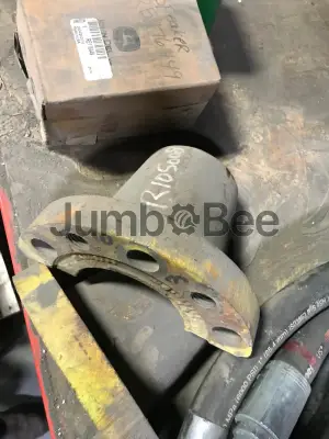 1988 John Deere R105008 / R92535 - 110MM keyed wedge Tires