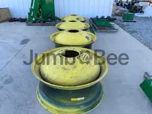 2017 John Deere AXE75312 Tires