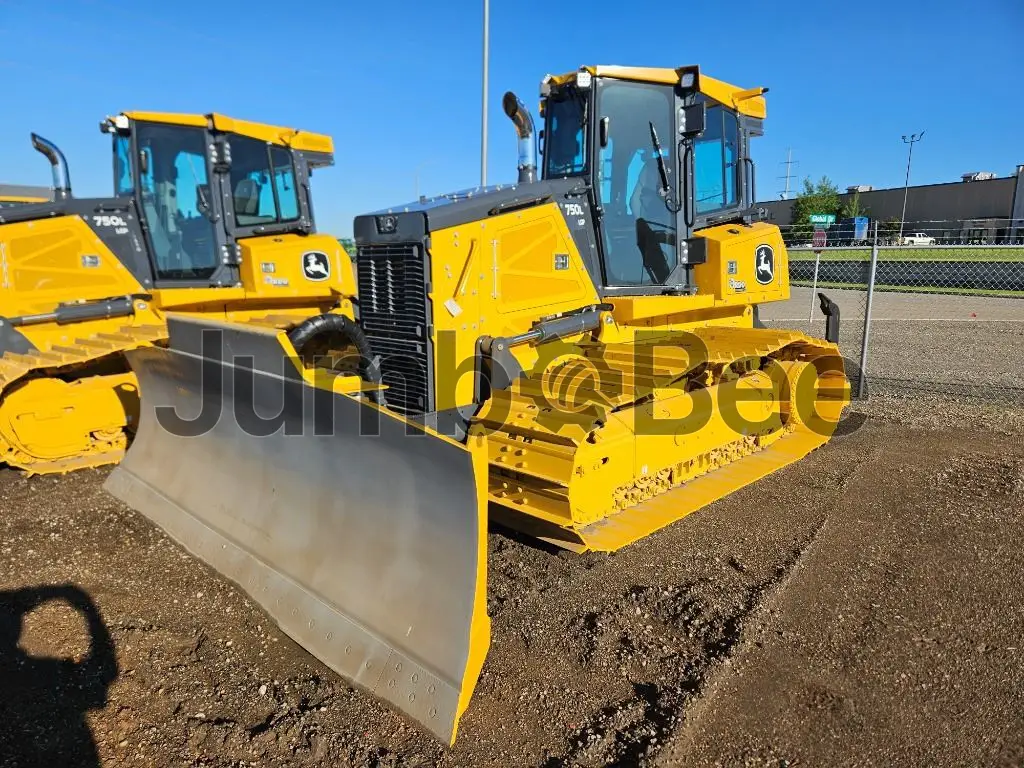 2024 John Deere 750L - Used, 305 Hours for Sale — photo 1 of 7