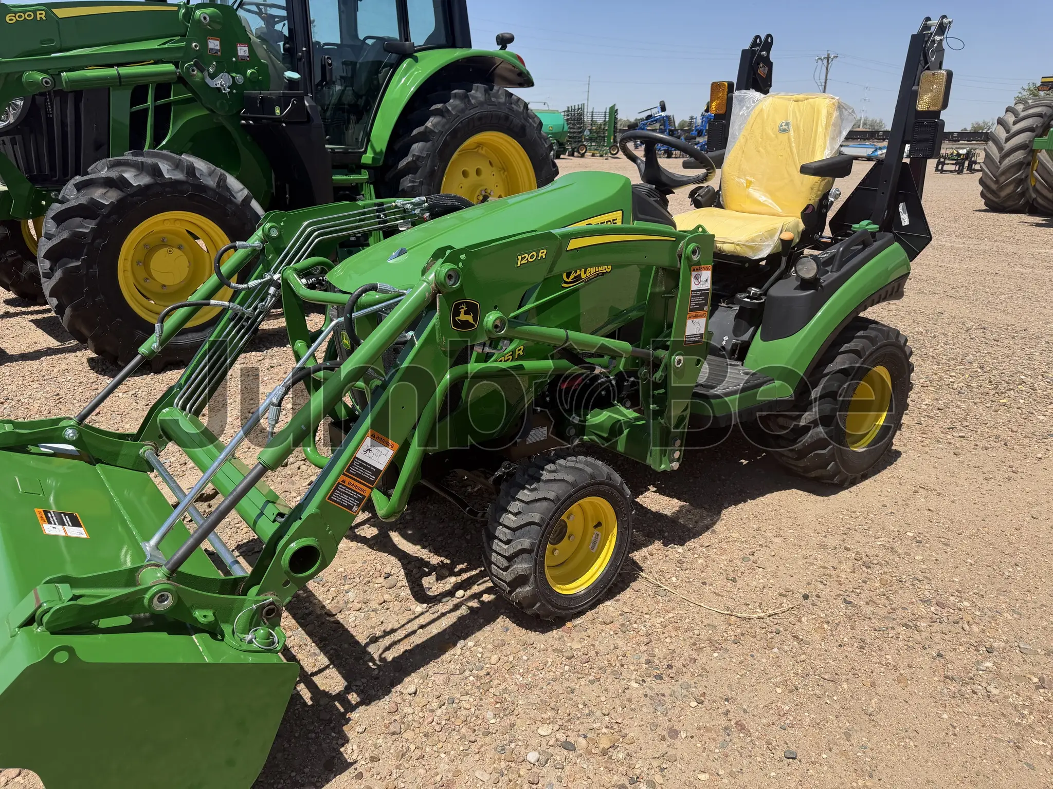 John Deere 1025R 2024 - Nuevo en Venta — foto 1 de 8