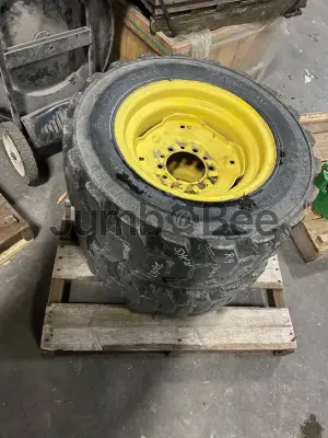 John Deere 27X10.50-15 R4 Tire & wheel ass'm Tires