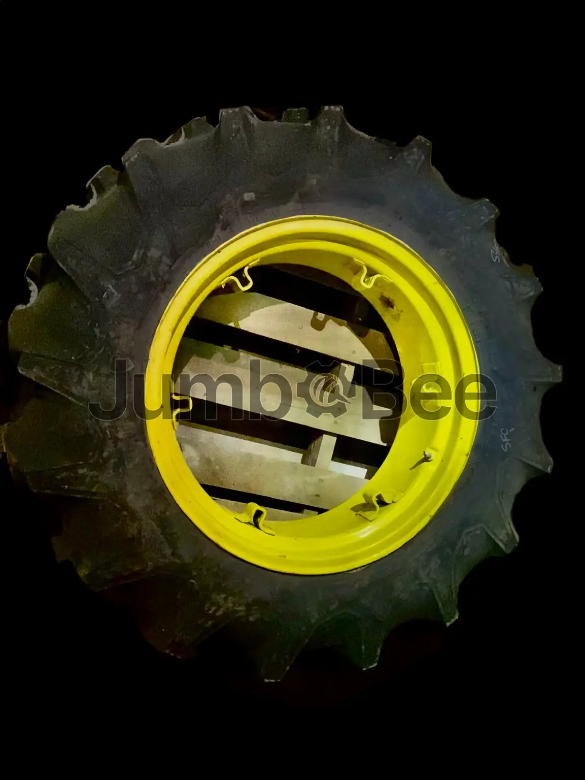 John Deere firestone 12.4 - 24 mfwd T & W 2023 - Usado en Venta — foto 1 de 7