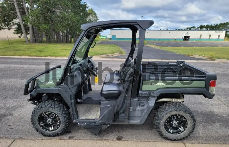 John Deere XUV835M 2023 - Usado (448 Horas) en Venta — foto 1 de 12