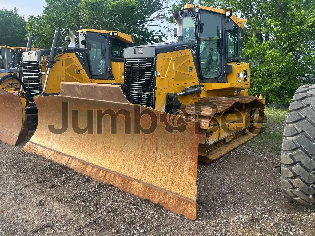 2024 John Deere 750L - Used, 4,534 Hours for Sale — photo 1 of 8