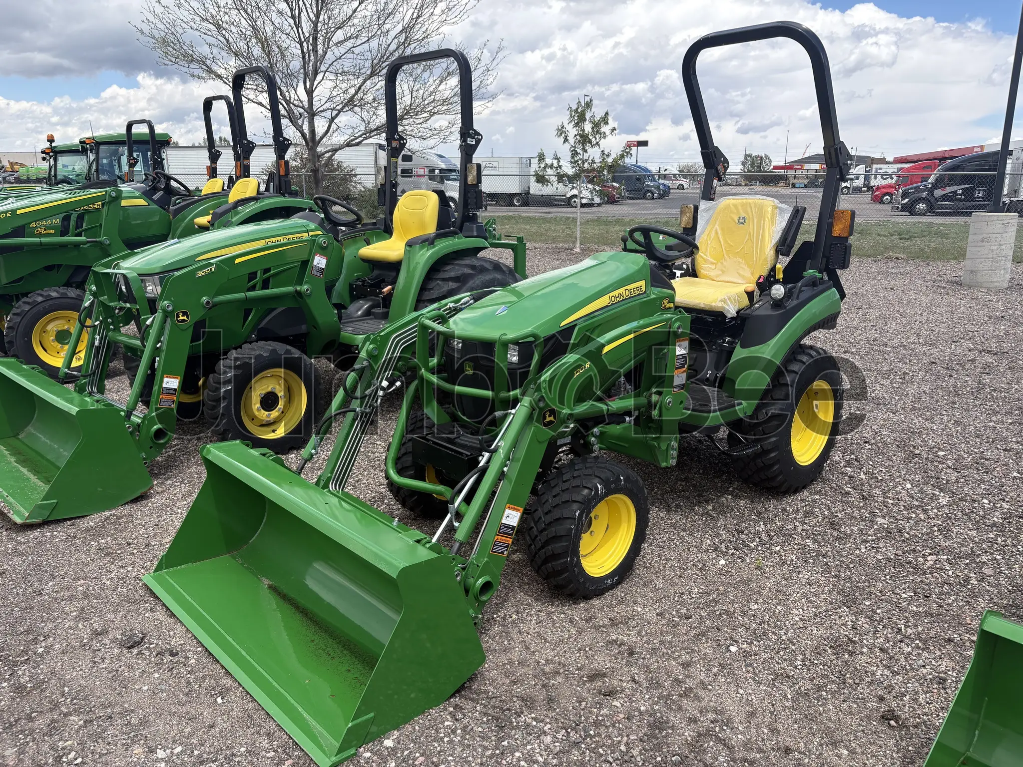 2024 John Deere 2025R - New, for Sale — photo 1 of 7