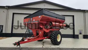 2013 Unverferth 8200 Single Auger