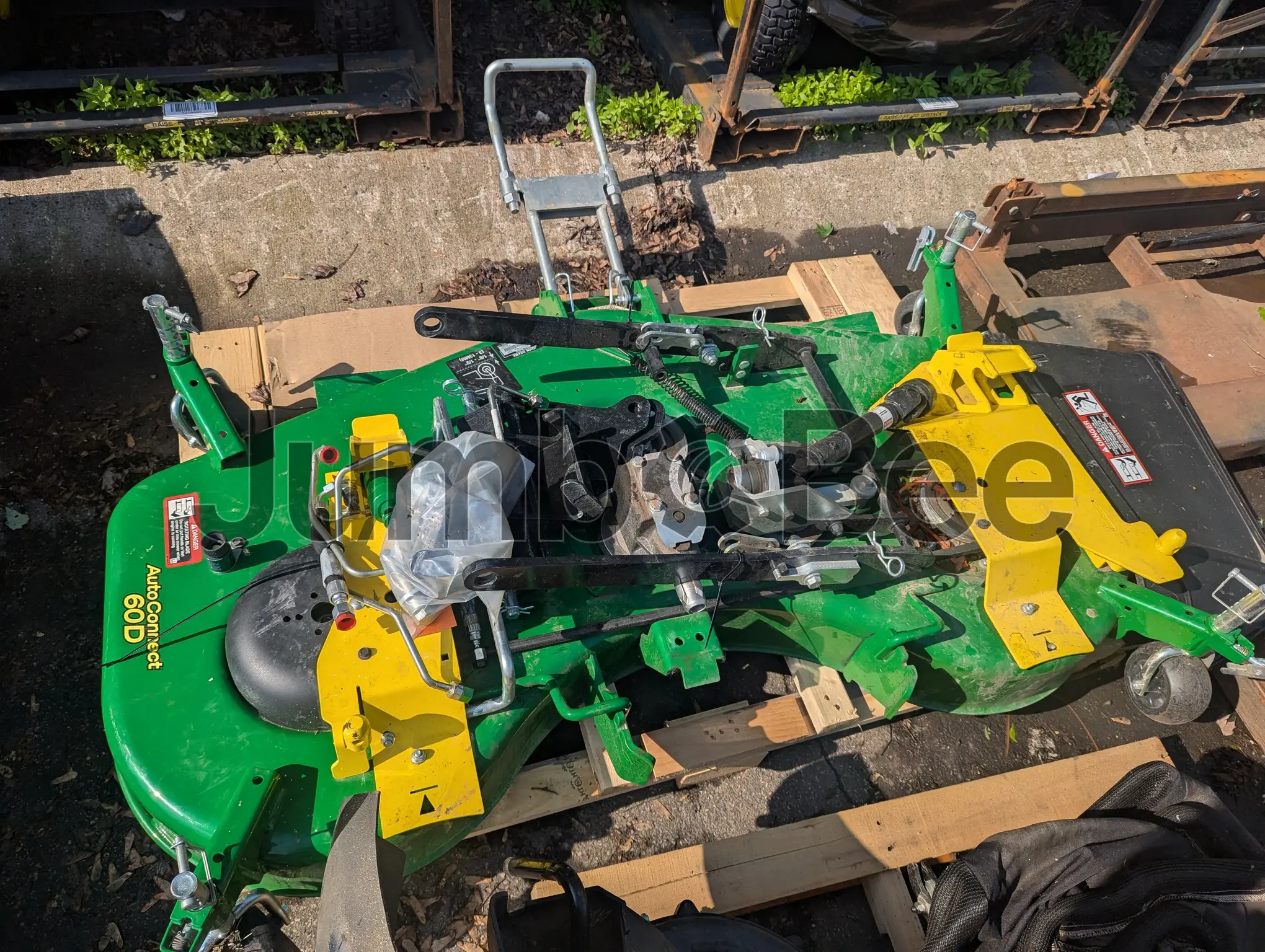 2024 John Deere 60D AutoConnect Deck for 2025R - Used, for Sale — photo 1 of 2