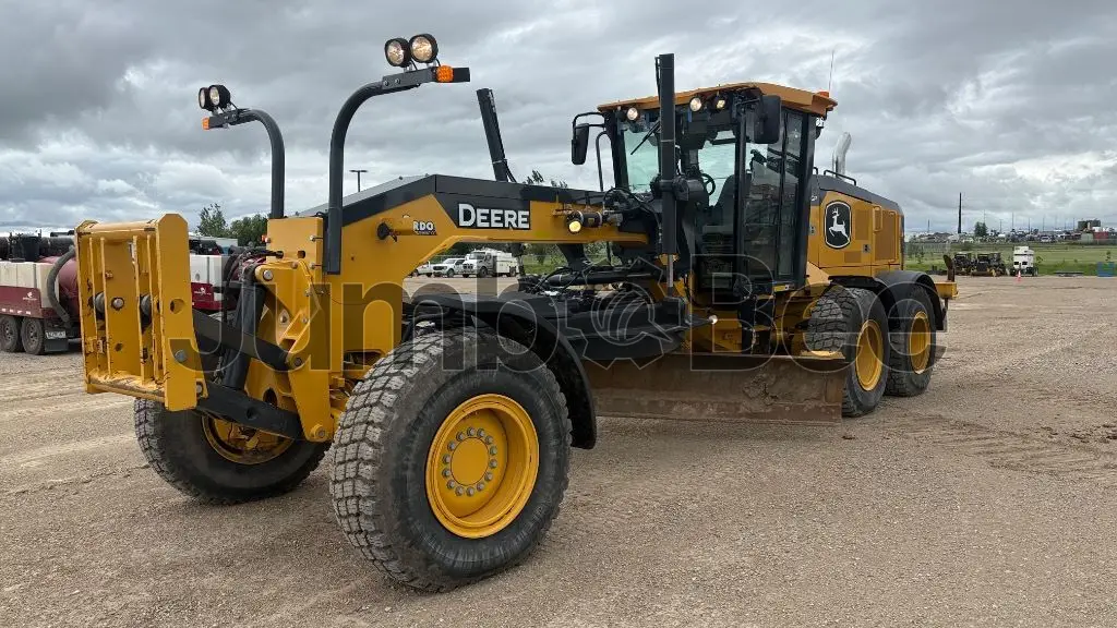 2021 John Deere 772G - Used, 3,999 Hours for Sale — photo 1 of 6