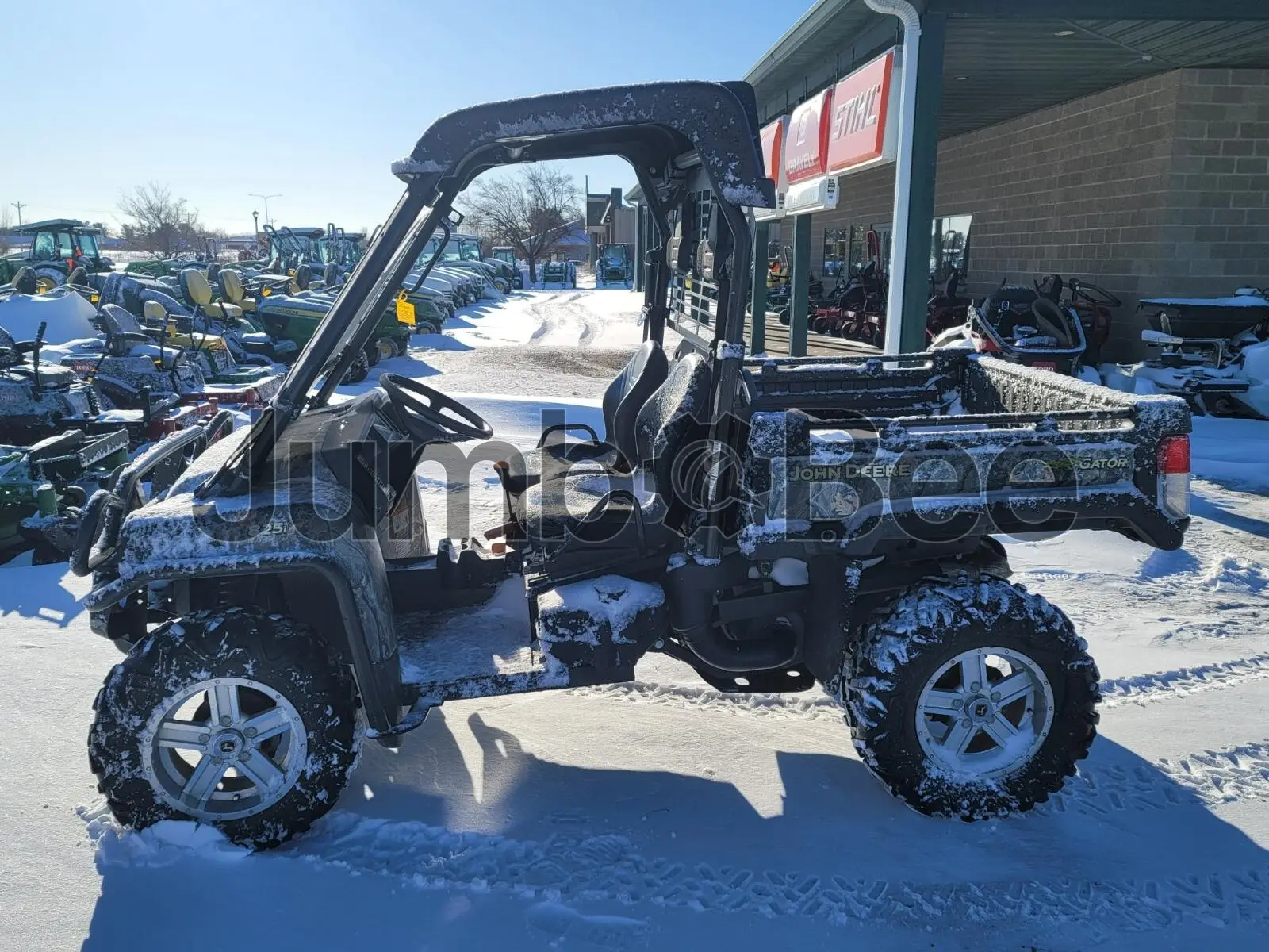 John Deere XUV 825I CAMO 2013 - Usado (1,261 Horas) en Venta — foto 1 de 4