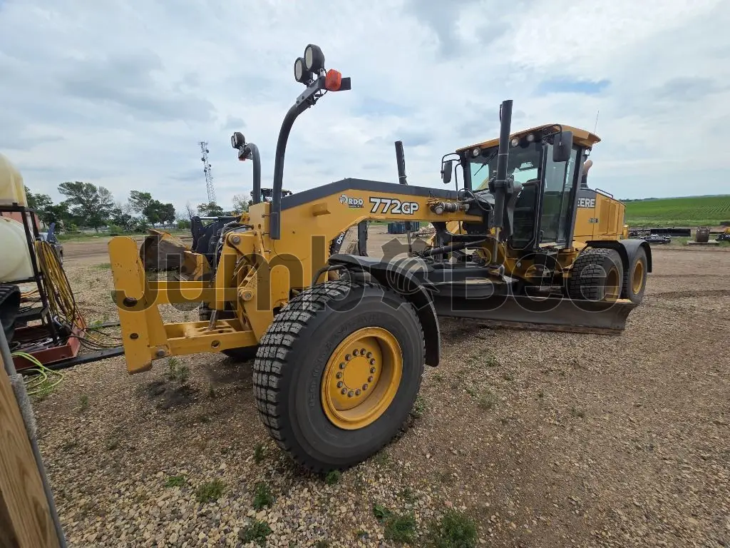 2013 John Deere 772G - Used, 14,010 Hours for Sale — photo 1 of 10