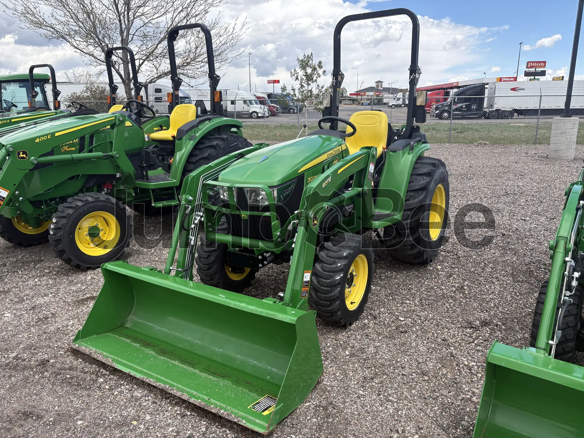 2022 John Deere 3025E - Used, for Sale — photo 1 of 6