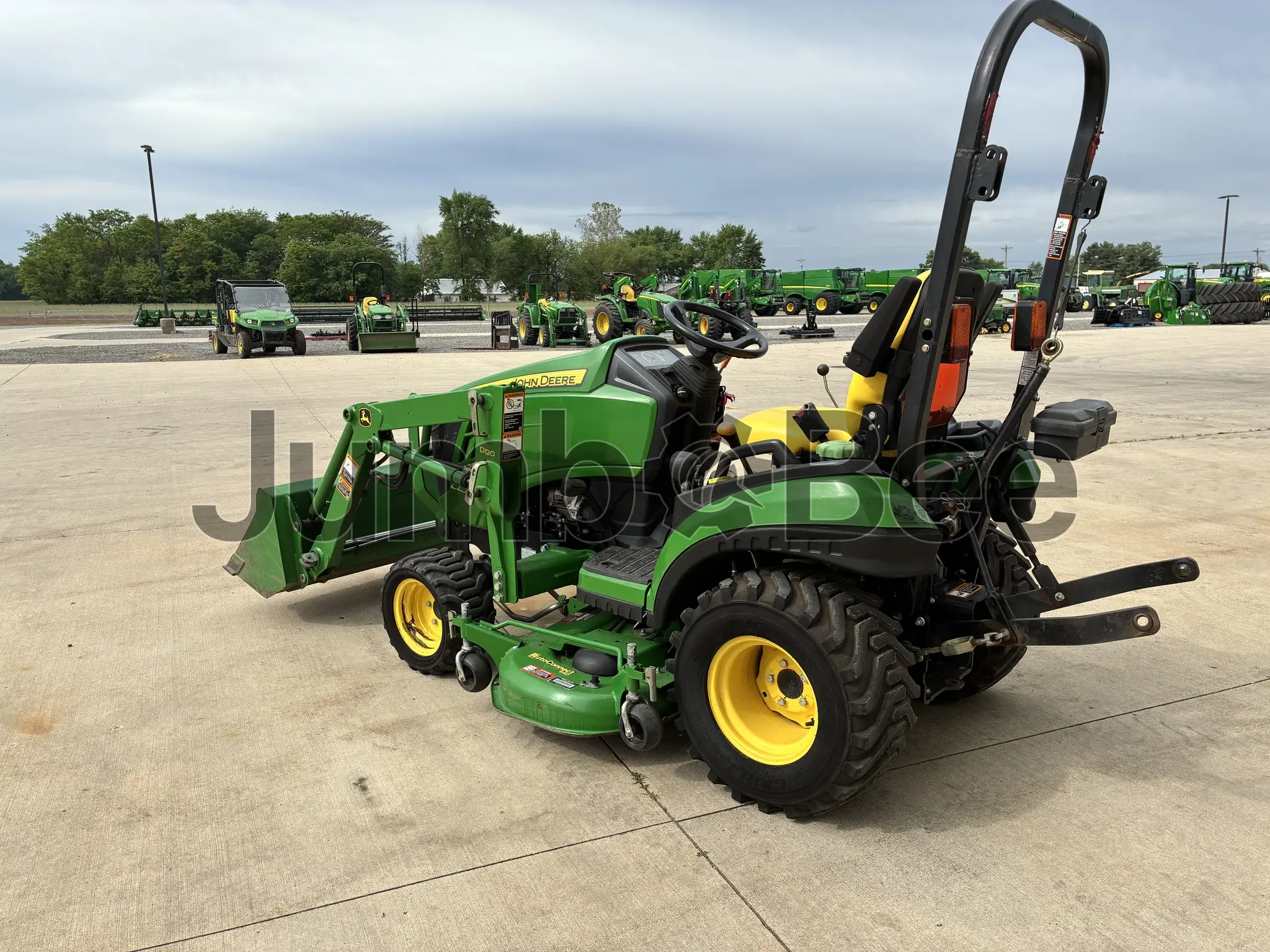John Deere 1025R 2013 - Usado (685 Horas) en Venta — foto 1 de 15