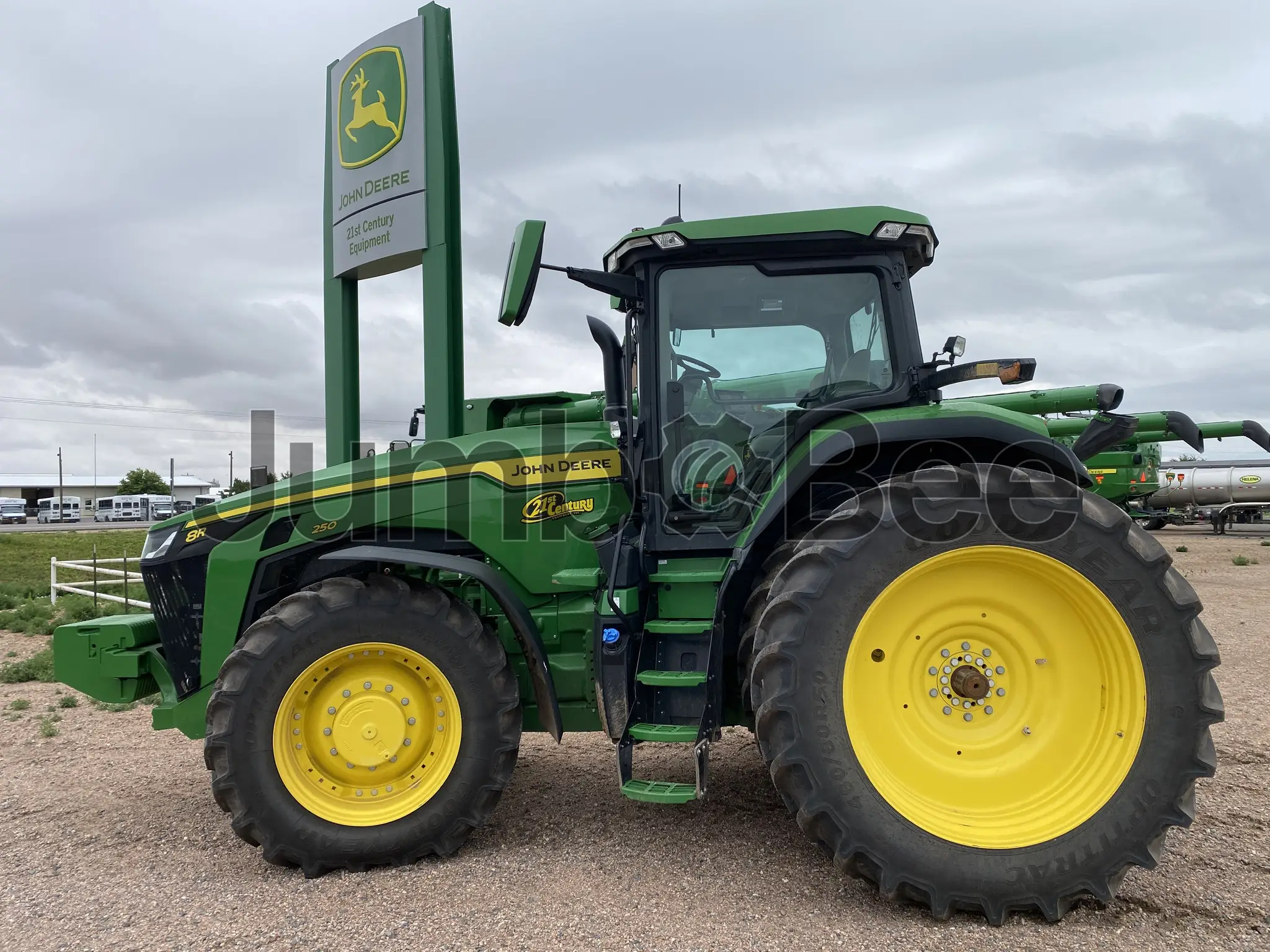2025 John Deere 8R 250 - Used, 462 Hours for Sale — photo 1 of 34
