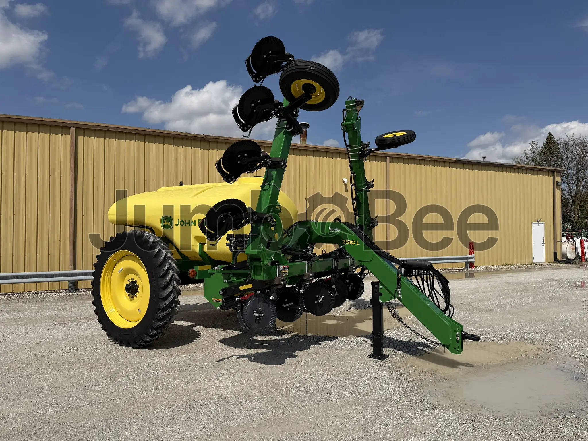 2023 John Deere 2510L - Used, for Sale — photo 1 of 8