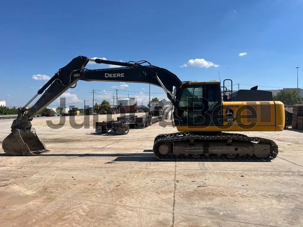 John Deere 210P 2024 - Usado (3,167 Horas) en Venta — foto 1 de 5