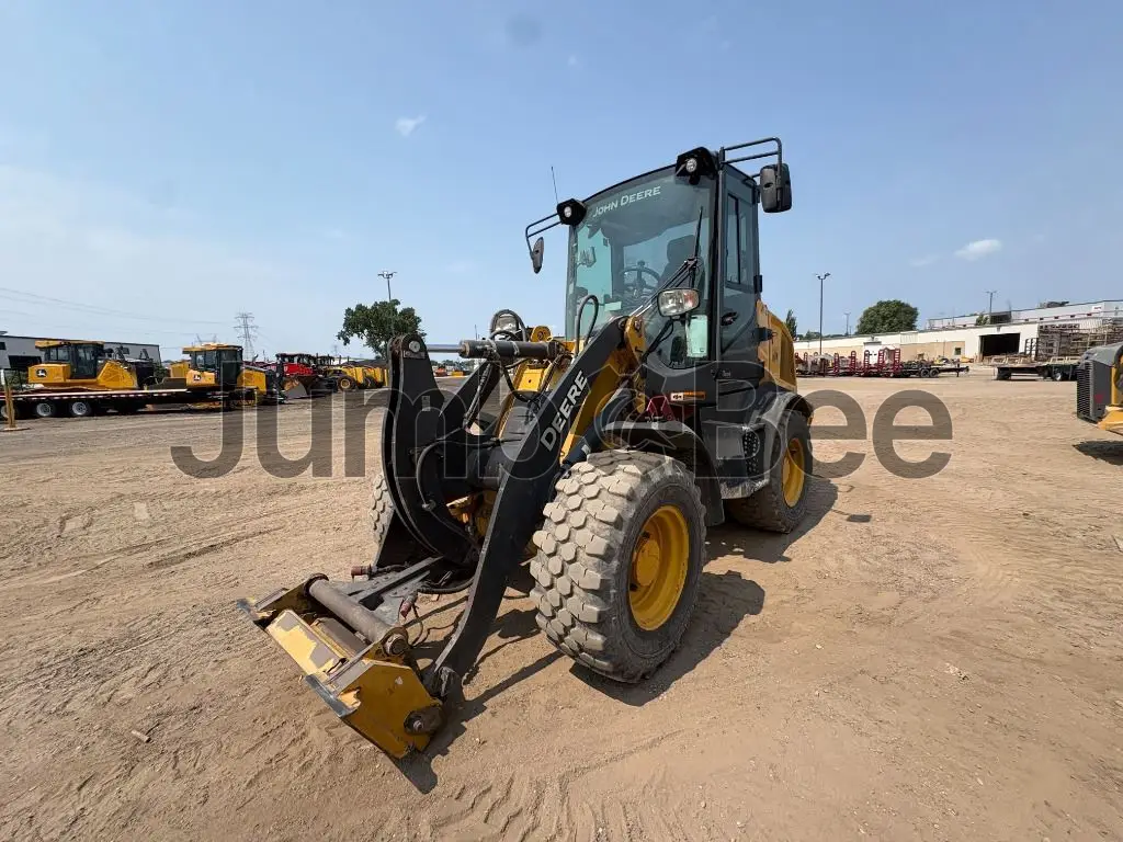 John Deere 244L 2023 - Usado (4,830 Horas) en Venta — foto 1 de 1