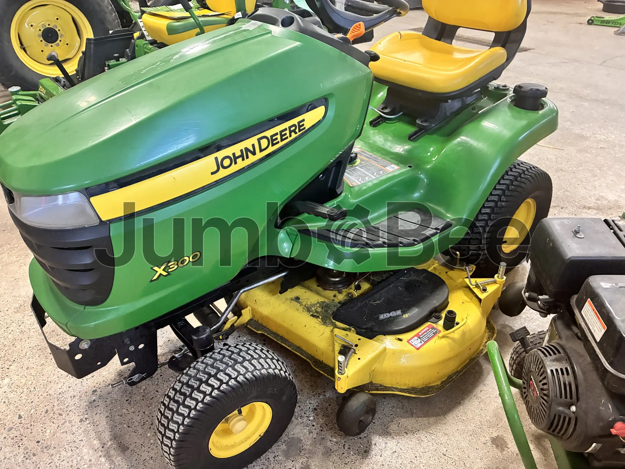 John Deere X300 2013 - Usado (474 Horas) en Venta — foto 1 de 6