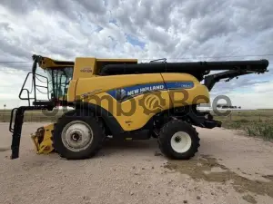 2023 New Holland CR8.90 Combines