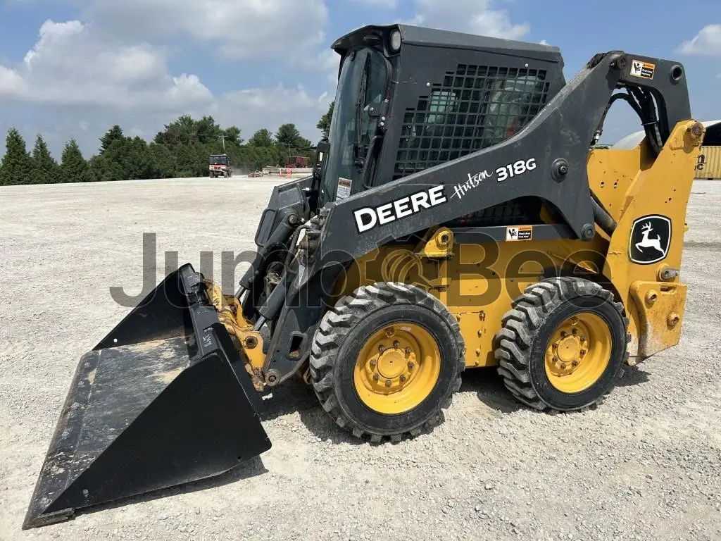 John Deere 318G 2023 - Usado en Venta — foto 1 de 48