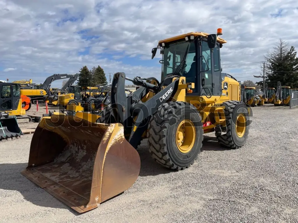John Deere 444P 2021 - Usado (3,426 Horas) en Venta — foto 1 de 50