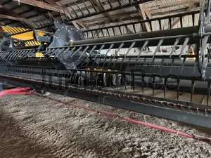 2014 MacDon FD75S Draper Headers