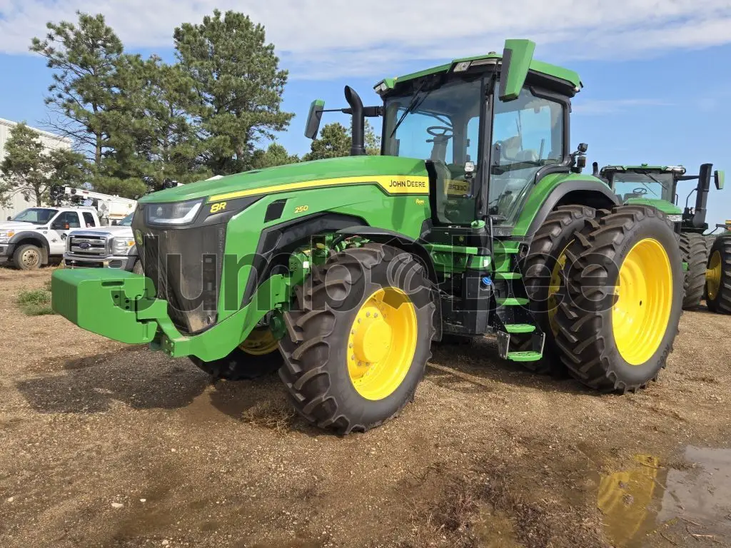 John Deere 8R 250 2025 - Usado (116 Horas) en Venta — foto 1 de 11