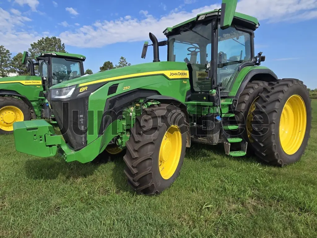 John Deere 8R 250 2025 - Usado (396 Horas) en Venta — foto 1 de 9