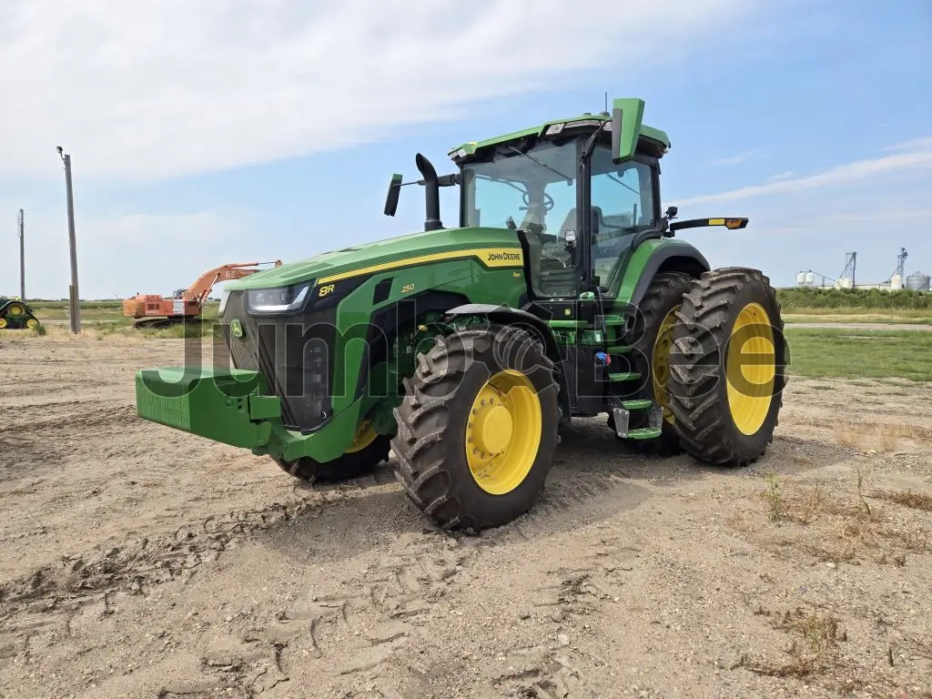 John Deere 8R 250 2025 - Usado (322 Horas) en Venta — foto 1 de 10