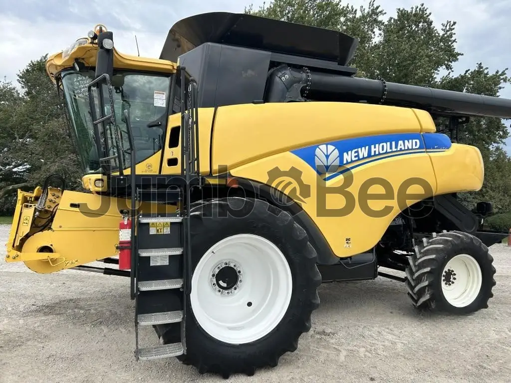New Holland CR7090 2013 - Usado en Venta — foto 1 de 109