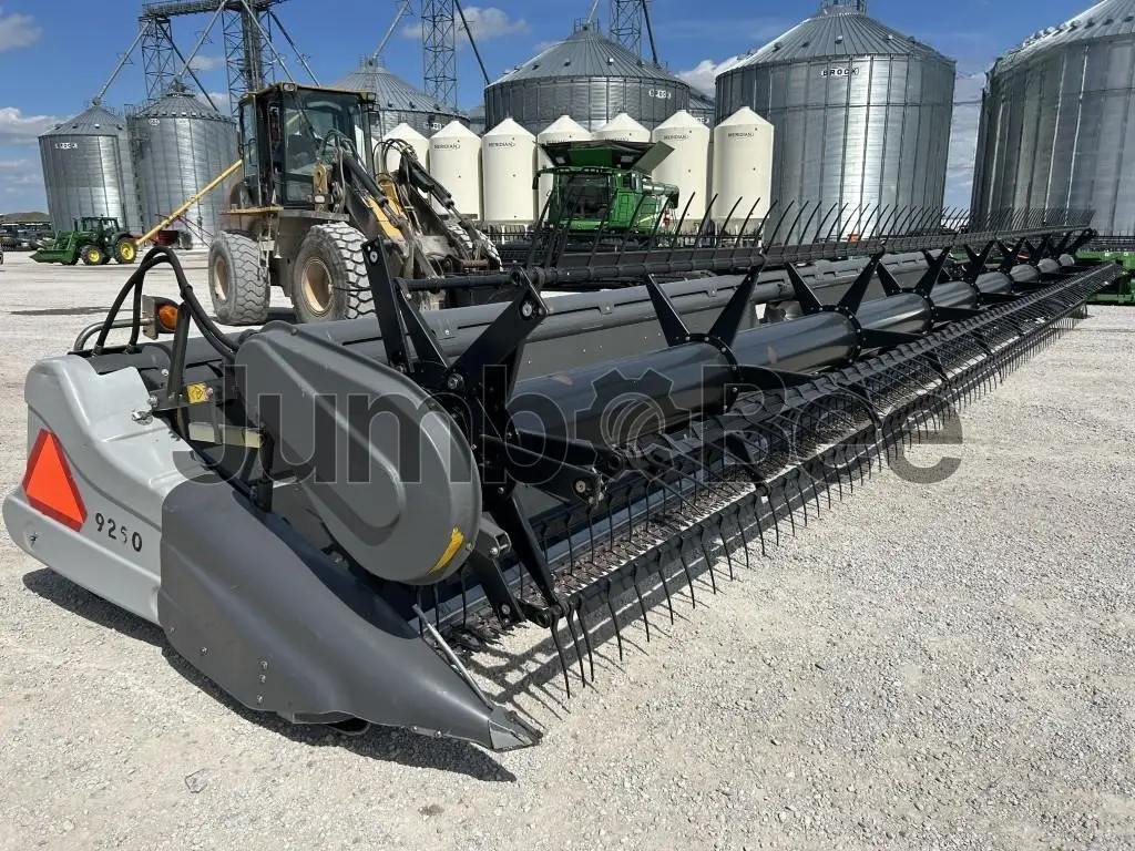 2014 Gleaner 9250 - Used for Sale — photo 1 of 51