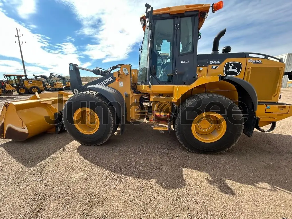 2024 John Deere 544P - Used, 446 Hours for Sale — photo 1 of 4