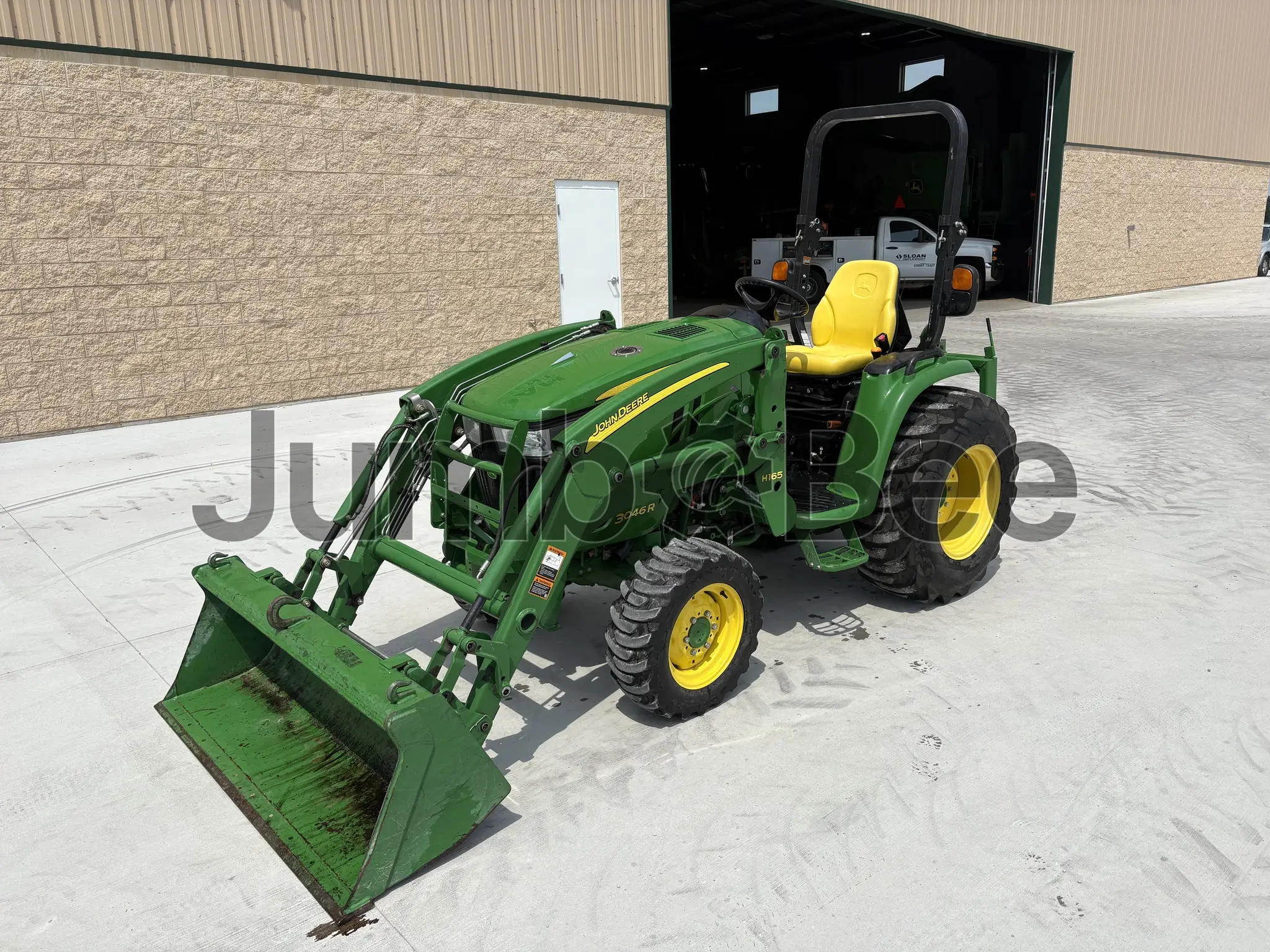 John Deere 3046R 2015 - Usado (558 Horas) en Venta — foto 1 de 14