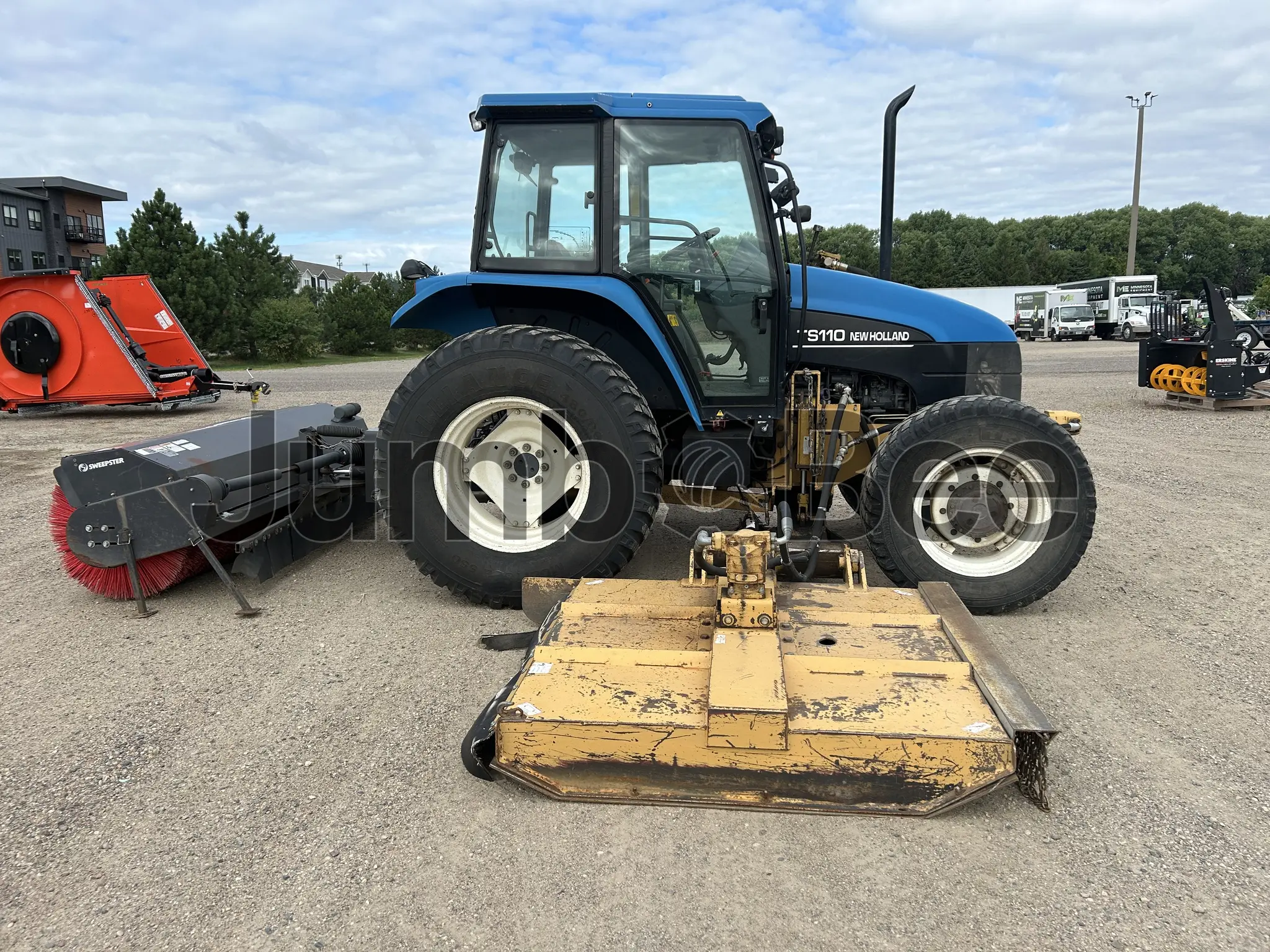 New Holland TS110 2000 - Usado (4,351 Horas) en Venta — foto 1 de 9