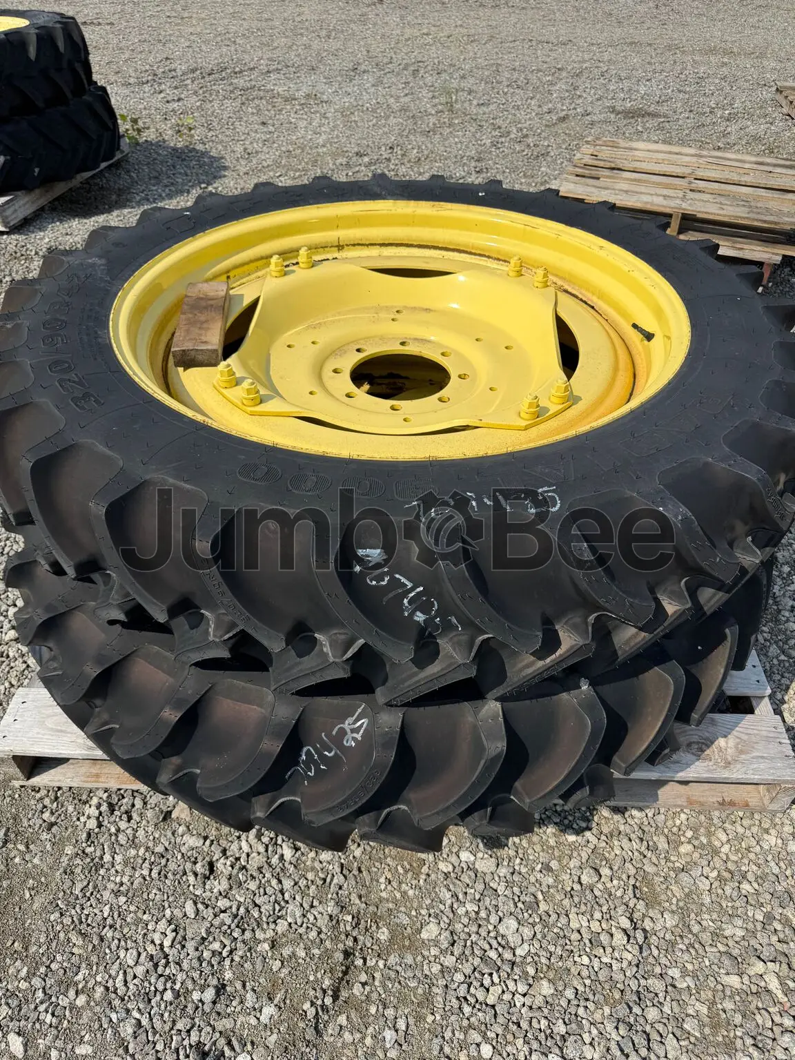 Firestone FIRESTONE 320/90R42 - Usado en Venta — foto 1 de 3