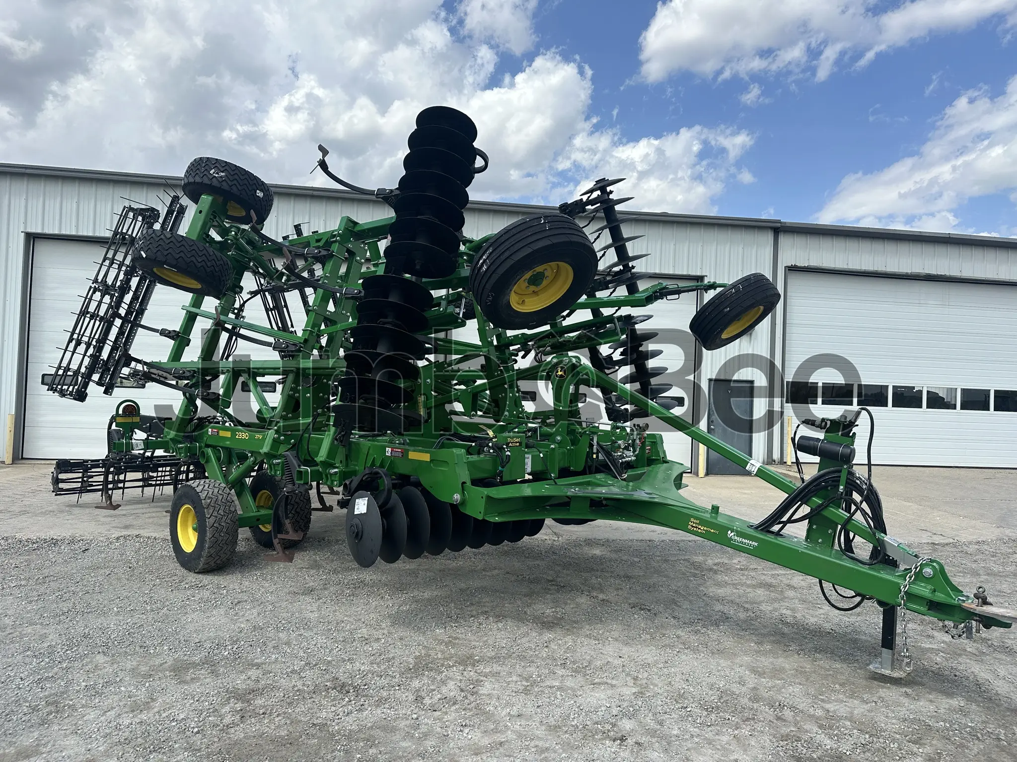 John Deere 2330 2023 - Usado en Venta — foto 1 de 7