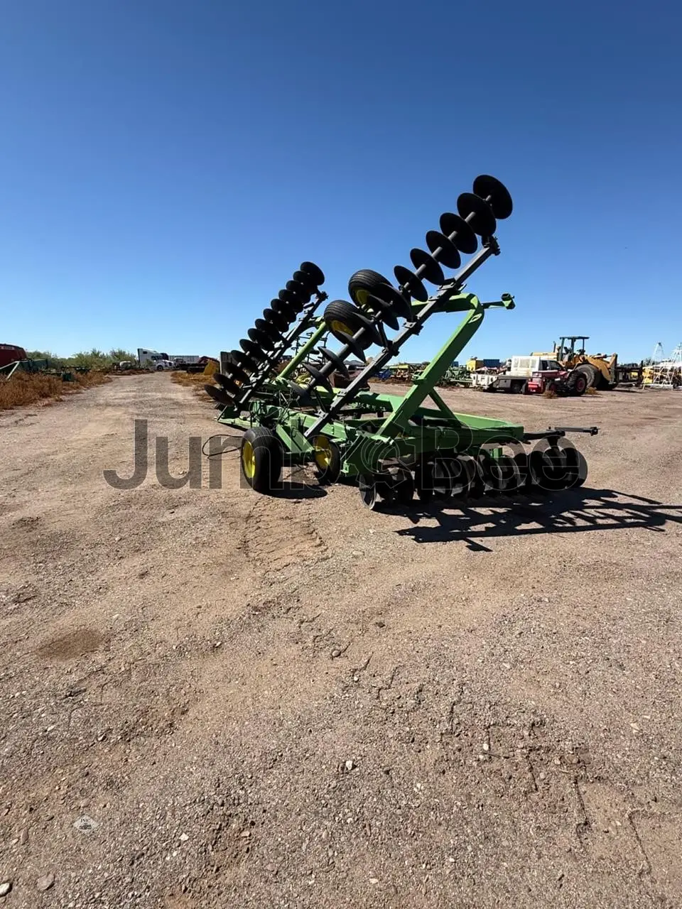 John Deere 220 - Usado en Venta — foto 1 de 10
