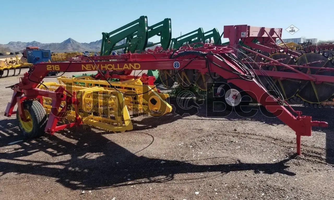 New Holland 216 - Usado en Venta — foto 1 de 7