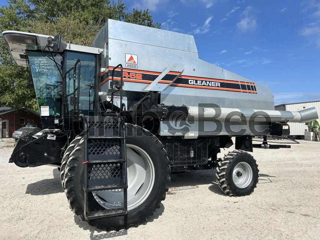 1994 Gleaner R62 - Used  for Sale — photo 1 of 94